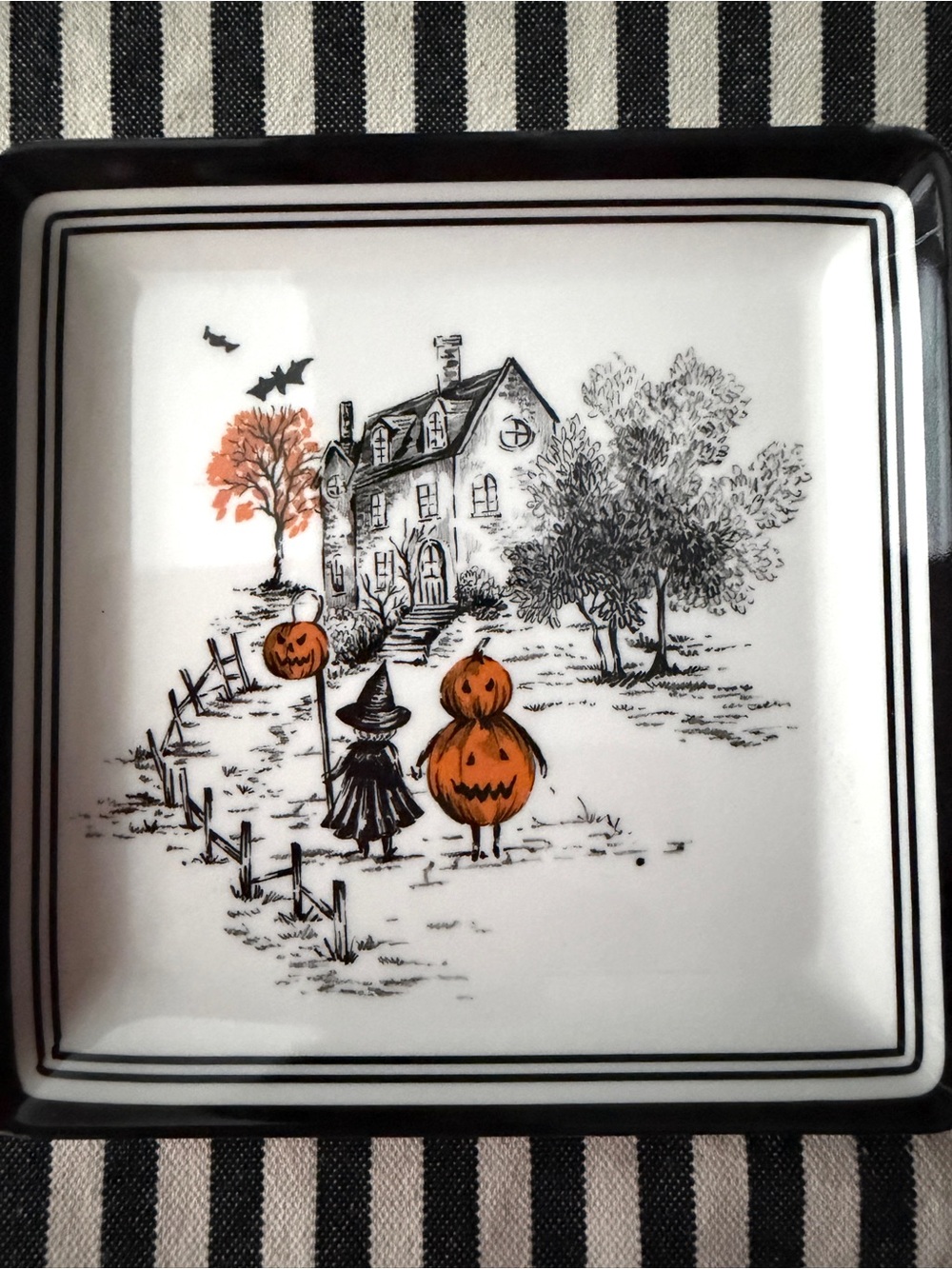 Halloween Melamine appetizer plates Set of 4 - Picture 4 of 5